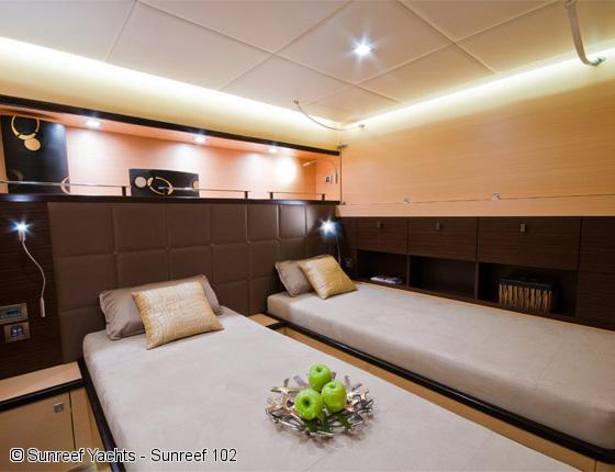 croisiere-yacht-de-luxe-Sunreef-102-cabine-lit-simple