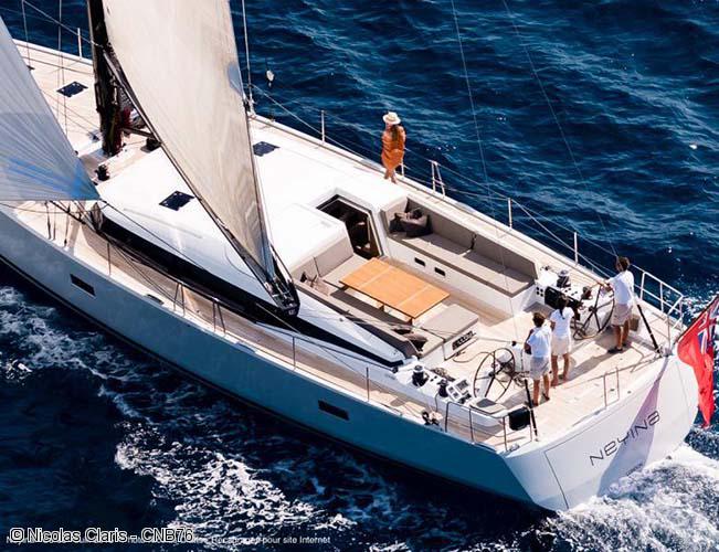 yacht-de-luxe-cnb76-navigation