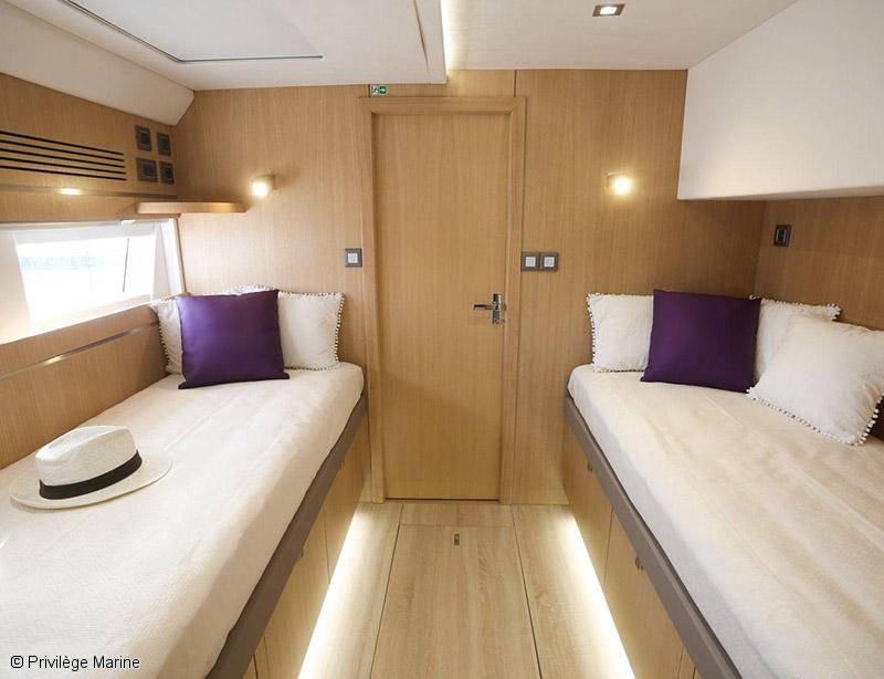 yacht-de-luxe-namaste-privilege-serie-7-cabine-lits-jumeaux