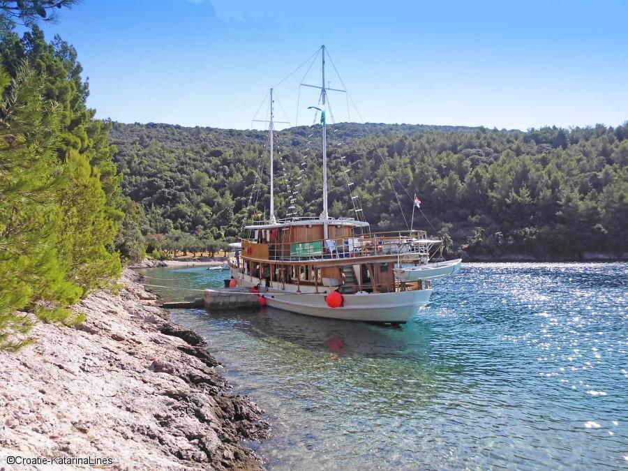 croatie-bateau-equipage-croisiere-et-randonnee