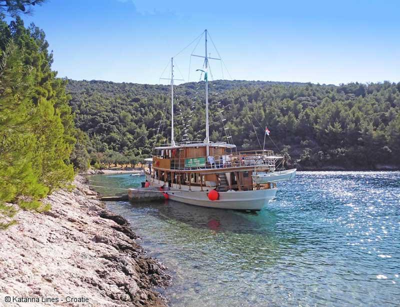 croatie-croisiere-et-randonnee-bateau-equipage-web