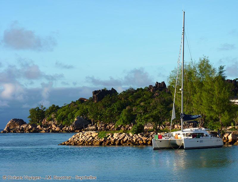 Seychelles-croisiere-sur-mesure-catamaran
